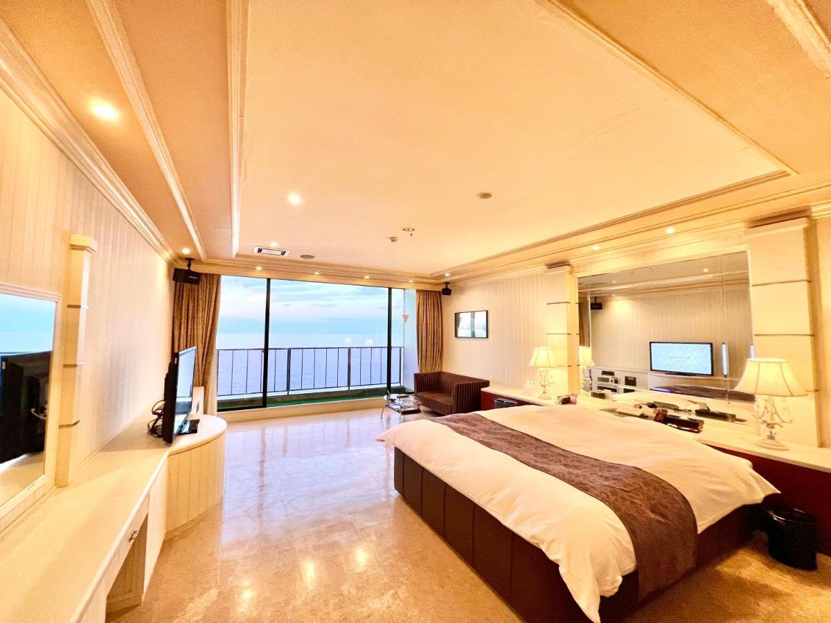 Sky Bali Style Beppu, Resort Love Hotel Zewnętrze zdjęcie